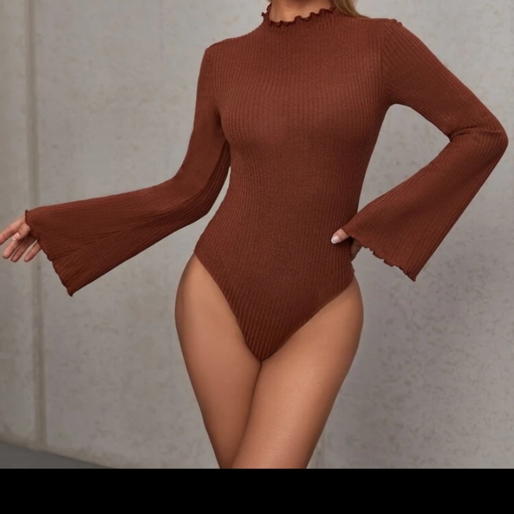 Frilly bell sleeve bodysuit